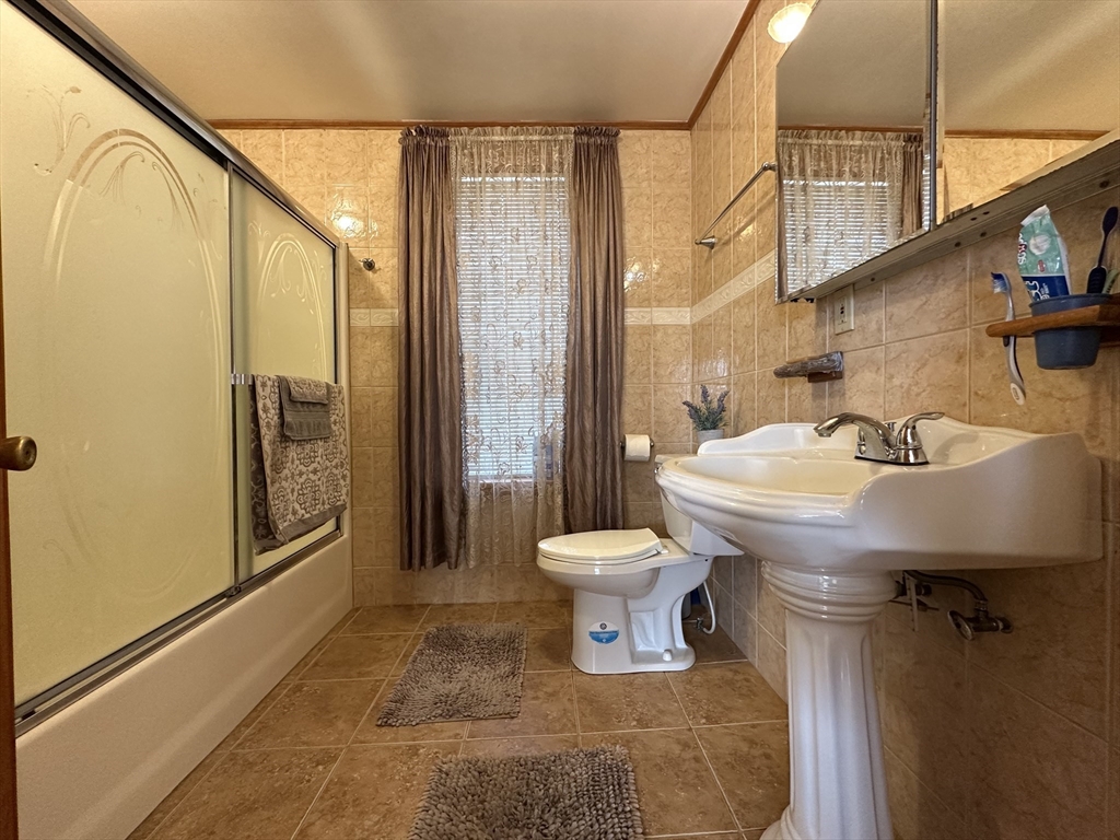 133 Hampden Street West Springfield, MA 01089 - Photo 15 of 34