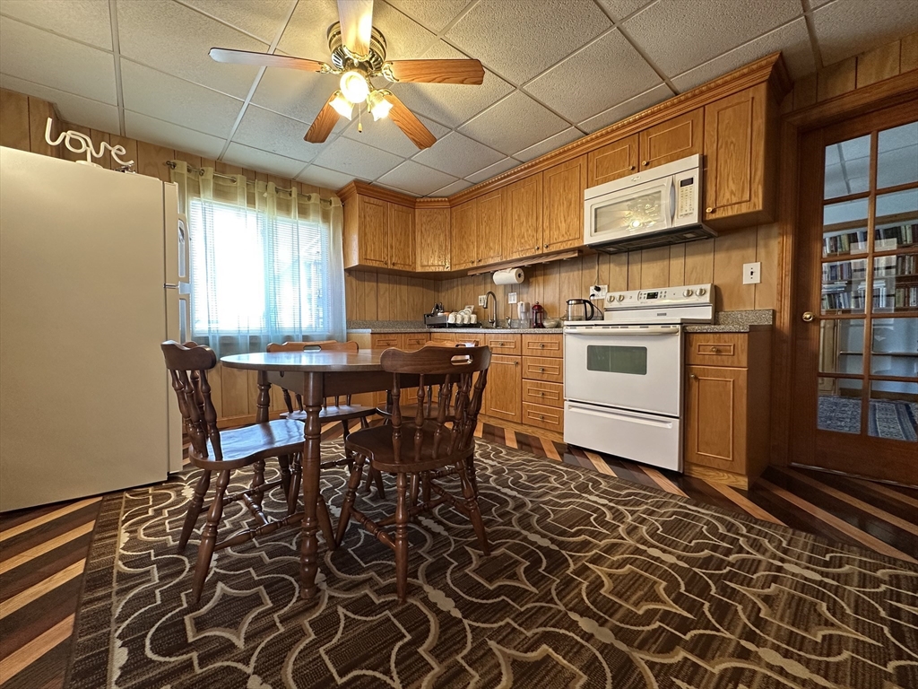 133 Hampden Street West Springfield, MA 01089 - Photo 16 of 34