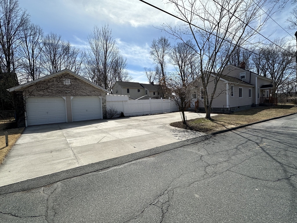 133 Hampden Street West Springfield, MA 01089 - Photo 2 of 34