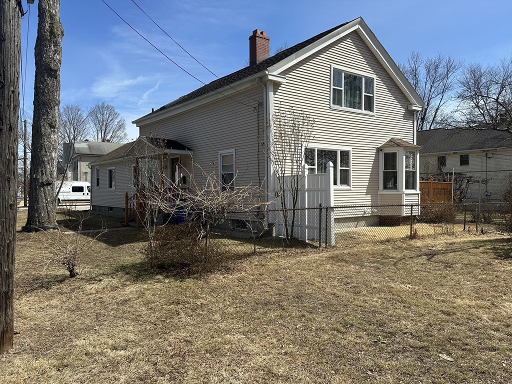 133 Hampden Street West Springfield, MA 01089 - Photo 4 of 34