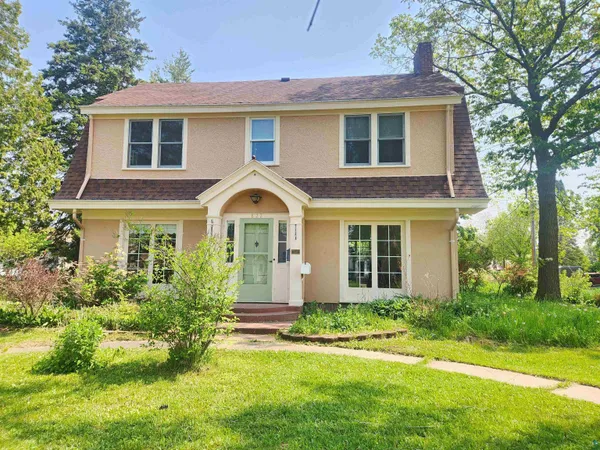 $290,000 | 822 MacArthur Avenue, Ashland, WI 54806