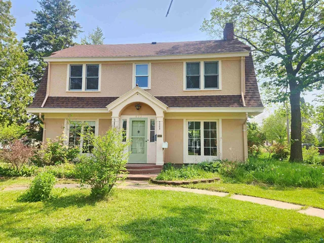 $305,500 | 822 MacArthur Avenue, Ashland, WI 54806