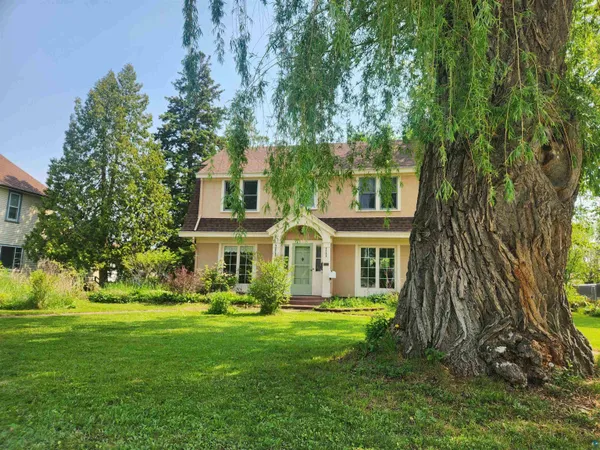 $290,000 | 822 MacArthur Avenue, Ashland, WI 54806