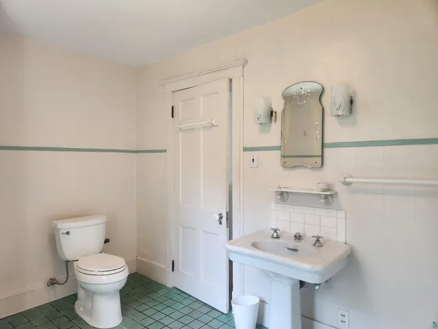 $305,500 | 822 MacArthur Avenue, Ashland, WI 54806