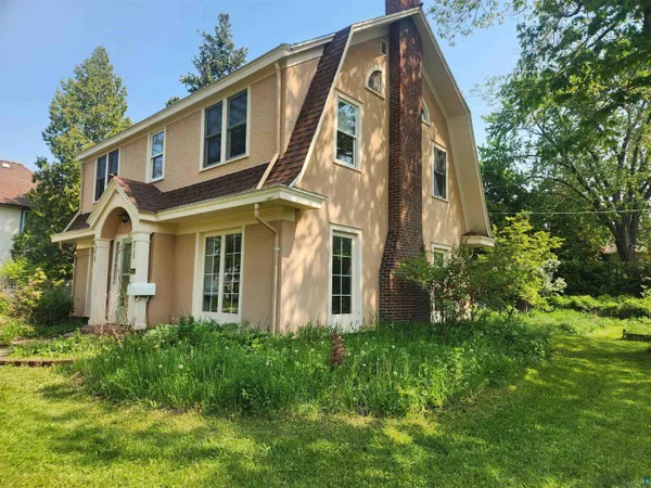 $290,000 | 822 MacArthur Avenue, Ashland, WI 54806