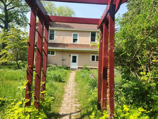 $305,500 | 822 MacArthur Avenue, Ashland, WI 54806