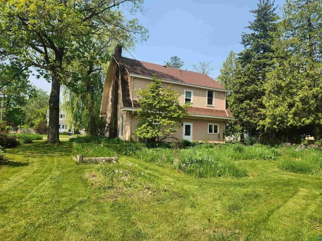 $305,500 | 822 MacArthur Avenue, Ashland, WI 54806