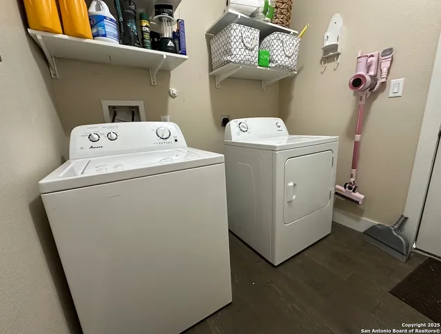 $2,100 | 422 South Olive Street, San Antonio, TX 78203