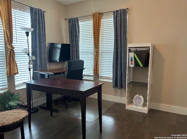 $2,100 | 422 South Olive Street, San Antonio, TX 78203