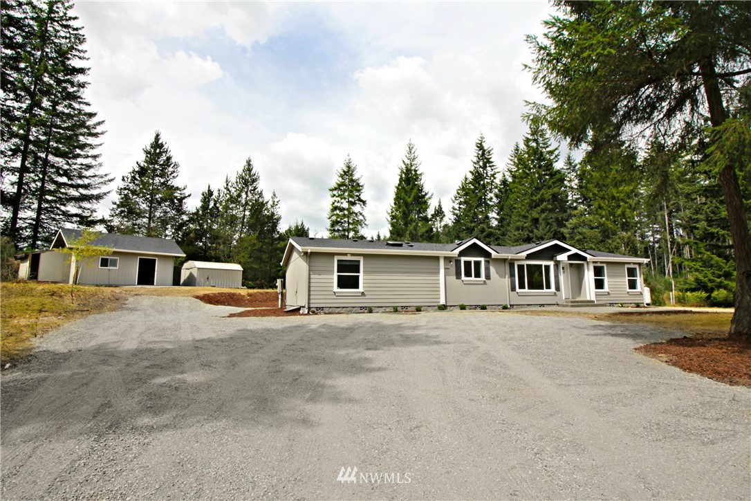 4642 Southwest Lake Helena Road Port Orchard, WA 98367 - Photo 1 of 17 Gallery Image 1