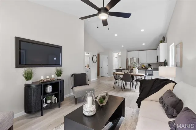 $289,572 | 1067 Black Bear Drive, House Springs, MO 63051