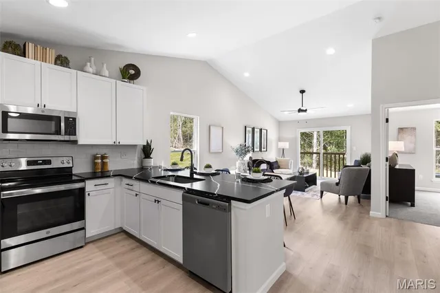 $289,572 | 1067 Black Bear Drive, House Springs, MO 63051