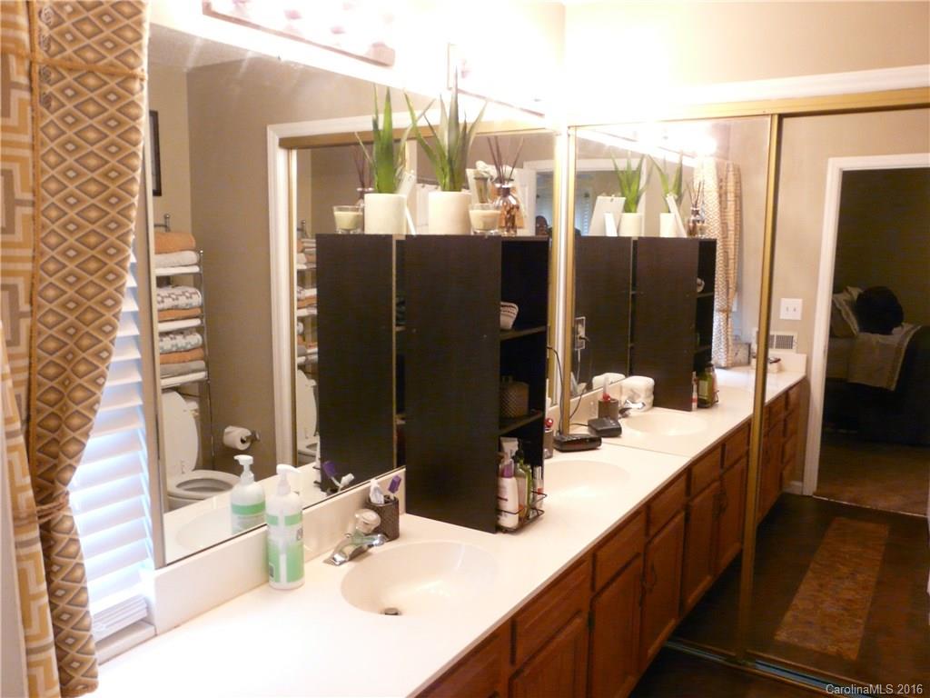 9420 Marshbrooke Road Matthews, NC 28105 - Photo 11 of 14 Gallery Image 11