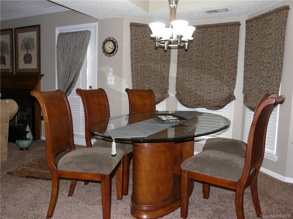 9420 Marshbrooke Road Matthews, NC 28105 - Photo 4 of 14 Gallery Image 4