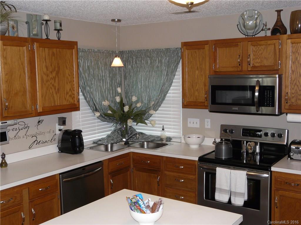 9420 Marshbrooke Road Matthews, NC 28105 - Photo 7 of 14 Gallery Image 7