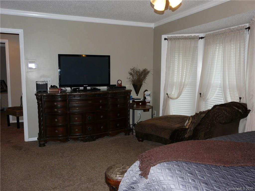 9420 Marshbrooke Road Matthews, NC 28105 - Photo 9 of 14 Gallery Image 9