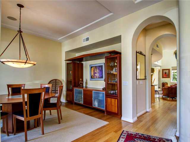 2081 Historic Decatur Road San Diego, CA 92106 - Photo 4 of 25 Entry