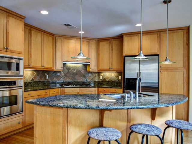 2081 Historic Decatur Road San Diego, CA 92106 - Photo 7 of 25 Gallery Image 7