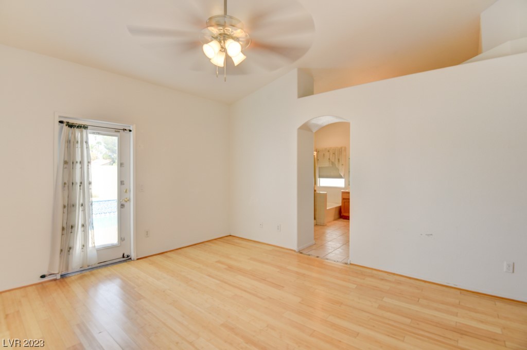 912 Shadowfax Road Henderson, NV 89015 - Photo 17 of 37 Gallery Image 17