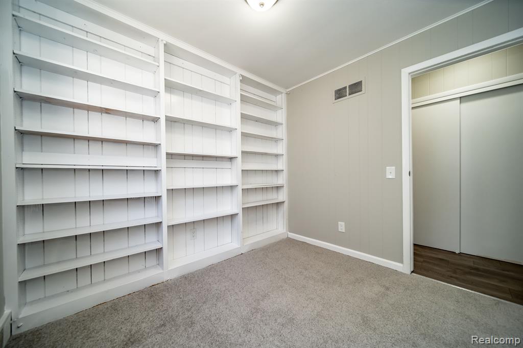8233 Stephens Center Line, MI 48015 - Photo 37 of 48 Gallery Image 37