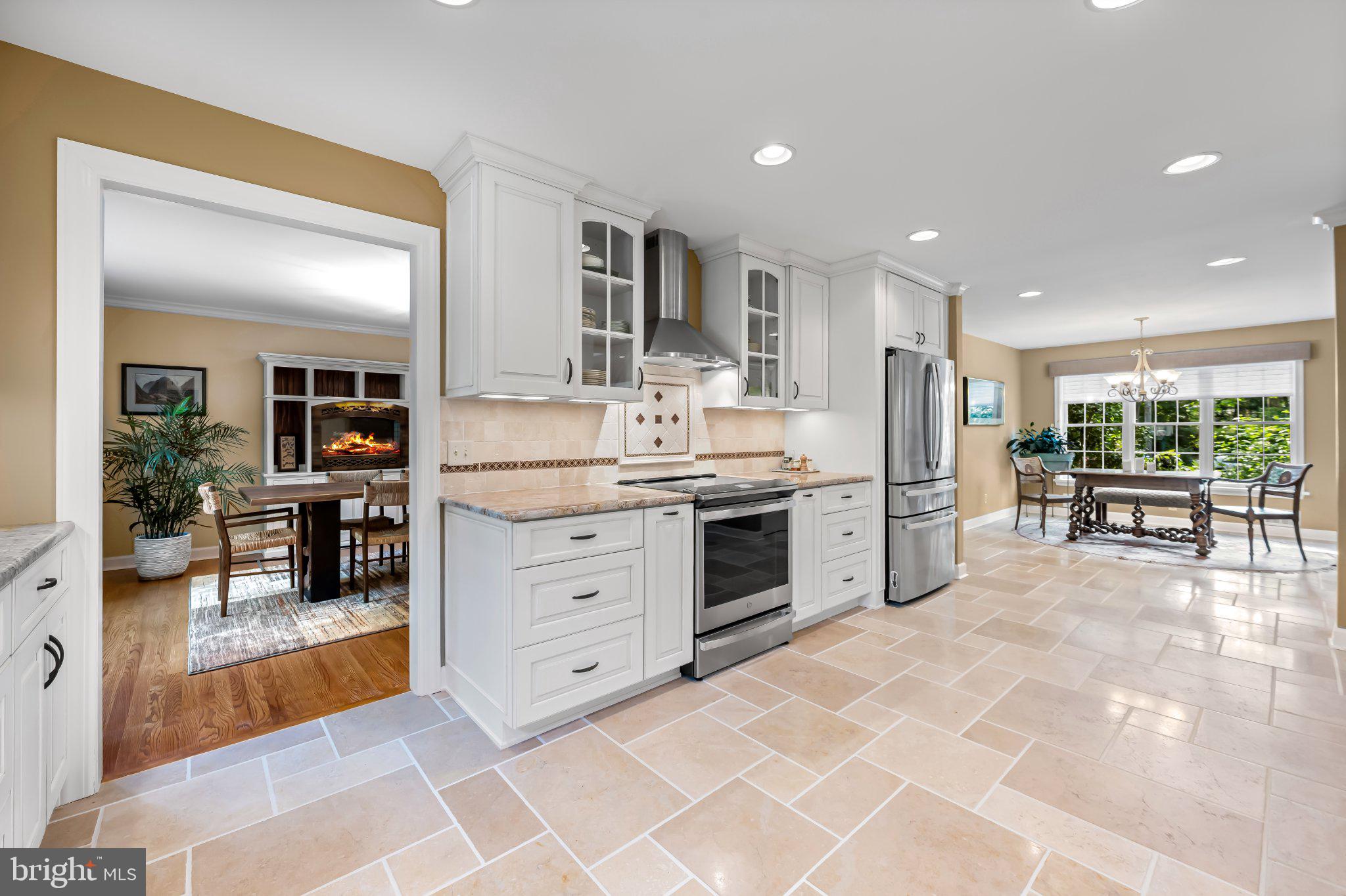 381 Sheffield Road Severna Park, MD 21146 - Photo 13 of 61 Under Cabinet Lighting