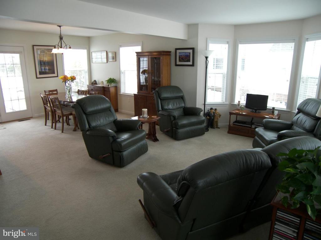 798 Wallingford Road, Unit 282 Lititz, PA 17543 - Photo 3 of 15