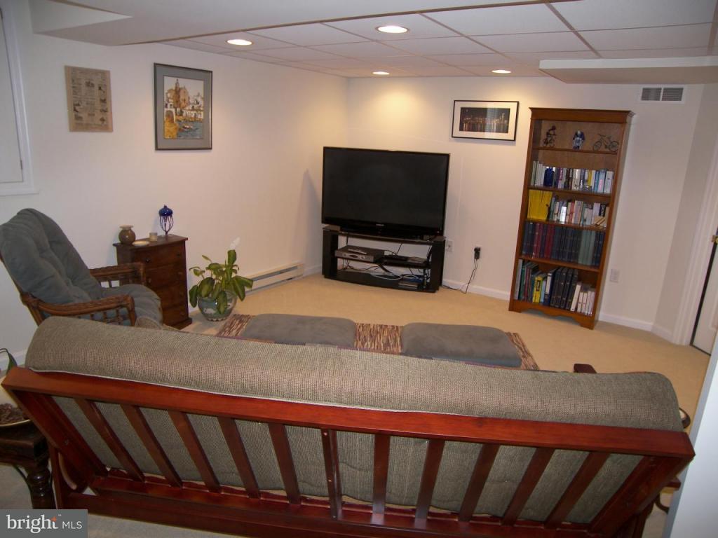 798 Wallingford Road, Unit 282 Lititz, PA 17543 - Photo 9 of 15