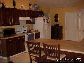 840 Cherokee Drive Springfield, IL 62711 - Photo 3 of 9