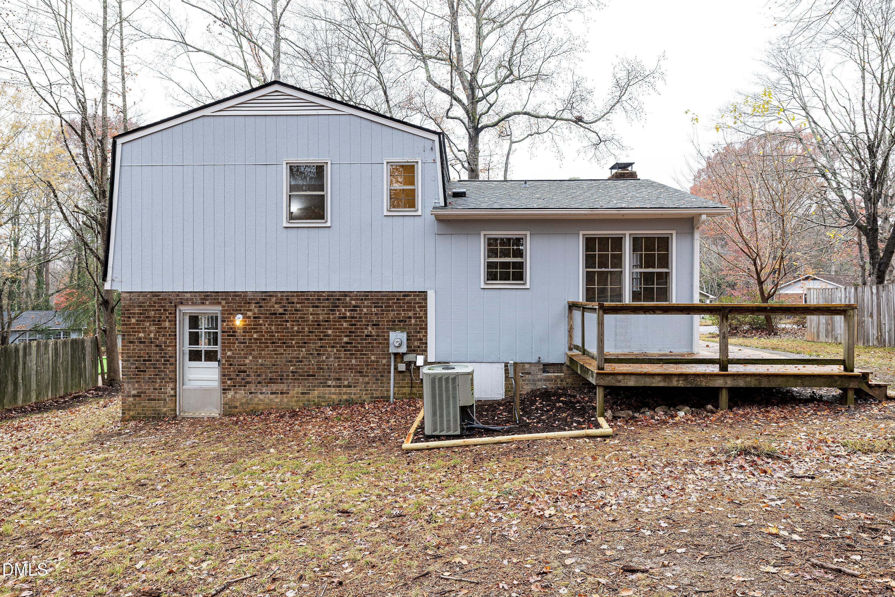7812 Hemlock Court Raleigh, NC 27615 - Photo 22 of 25 20 - rear deck