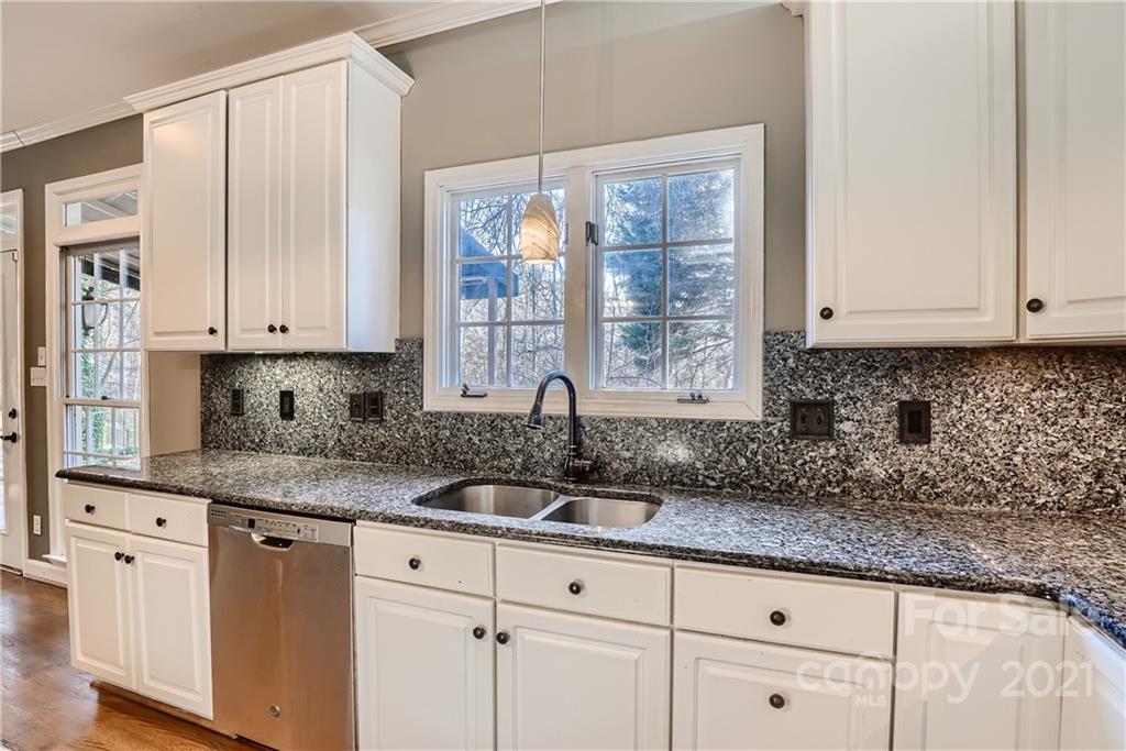 592 Cranborne Chase Fort Mill, SC 29708 - Photo 11 of 33