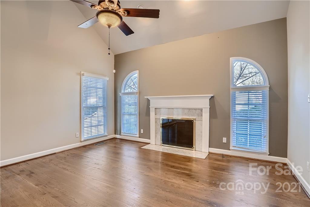 592 Cranborne Chase Fort Mill, SC 29708 - Photo 4 of 33