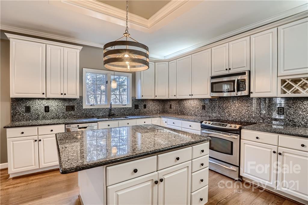 592 Cranborne Chase Fort Mill, SC 29708 - Photo 9 of 33