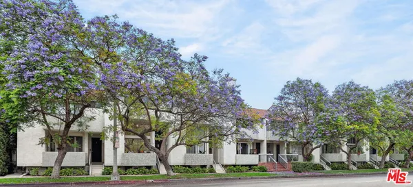 $6,450 | 8611 Burton Way, Unit 4, Los Angeles, CA 90048