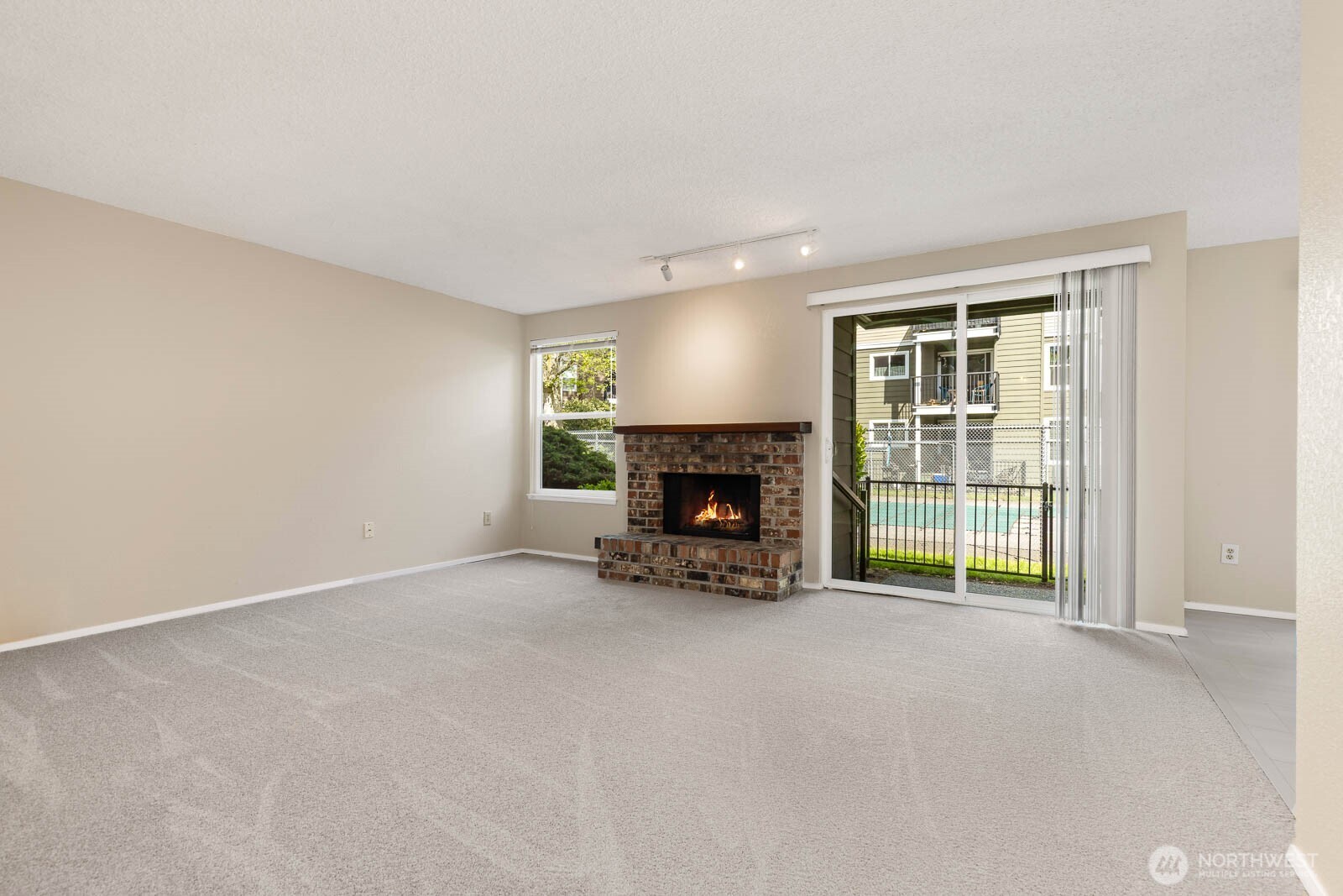 820 Cady Road, Unit F105 Everett, WA 98203 - Photo 4 of 26 Gallery Image 4