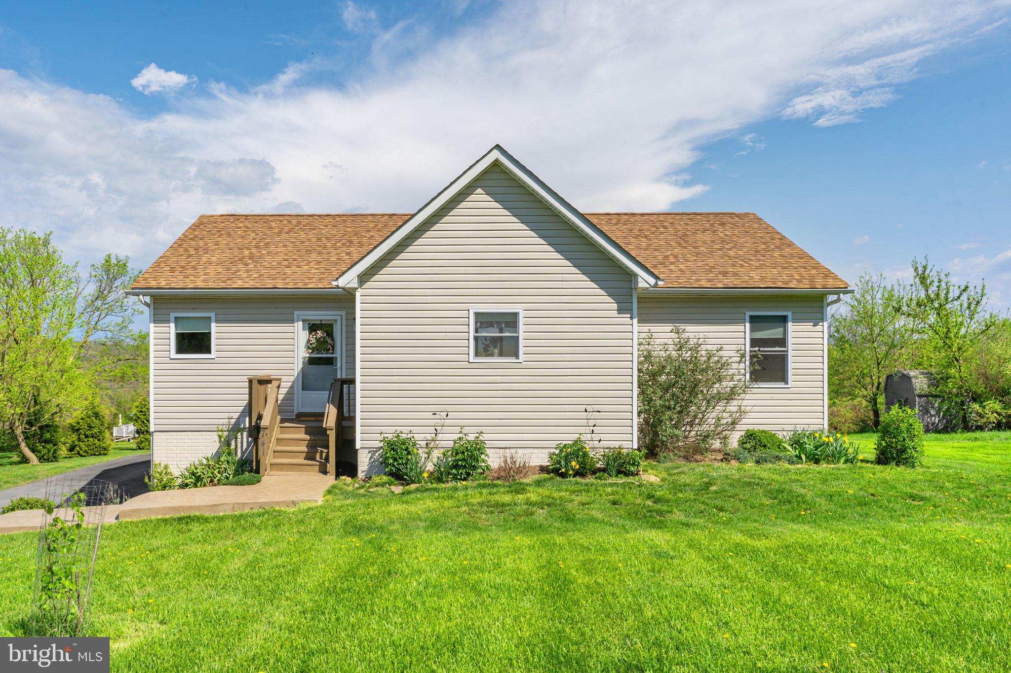 741 Granny Smith Road Linden, VA 22642 - Photo 3 of 51 Gallery Image 3