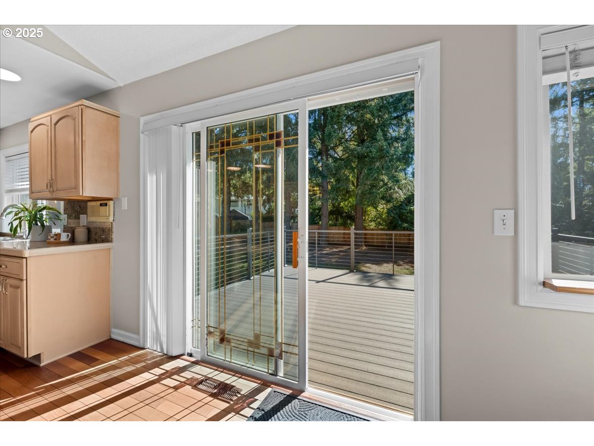 15930 Southwest Colony Place Portland, OR 97224 - Photo 12 of 47 Family Room