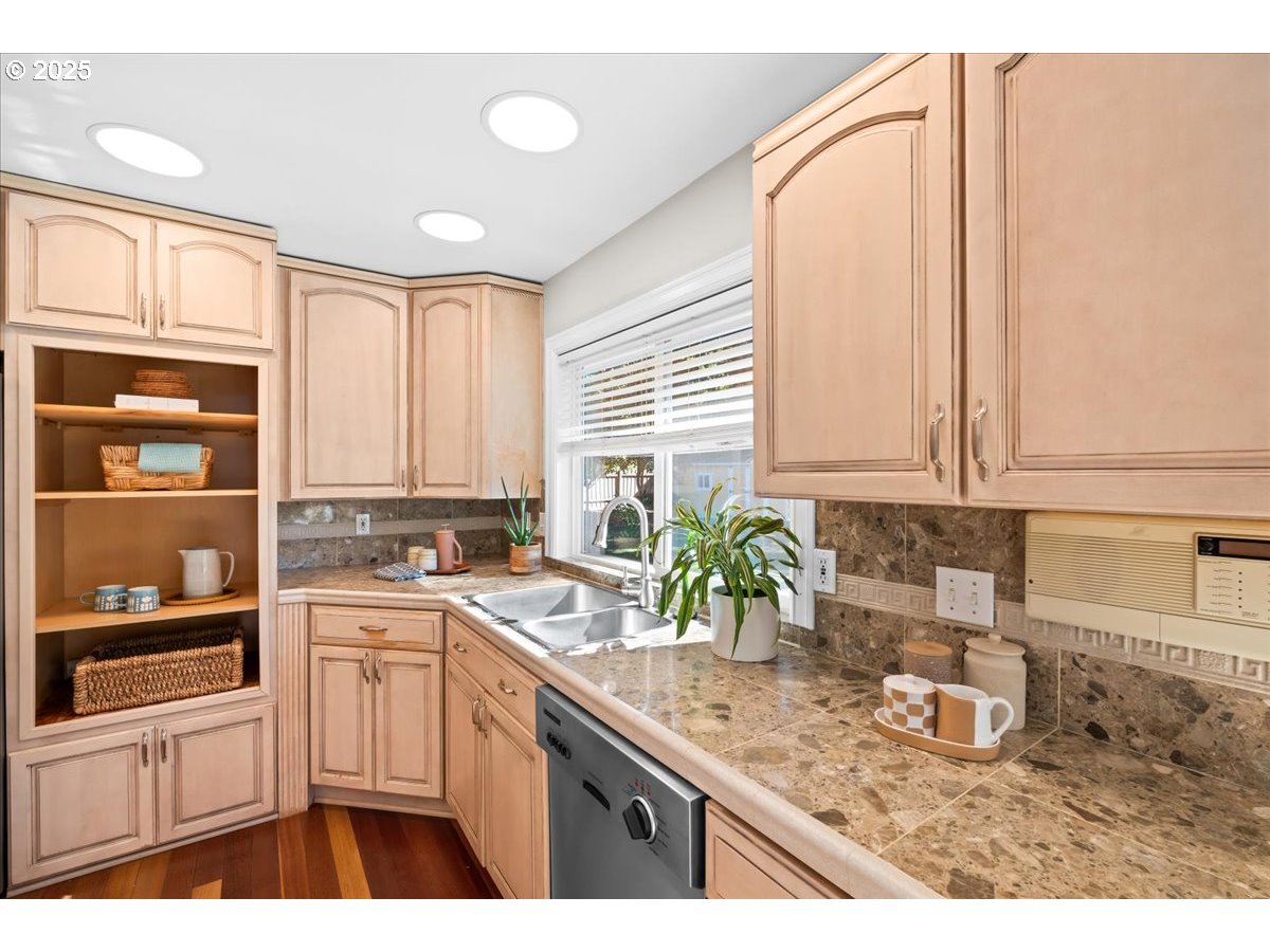 15930 Southwest Colony Place Portland, OR 97224 - Photo 15 of 47 Deck