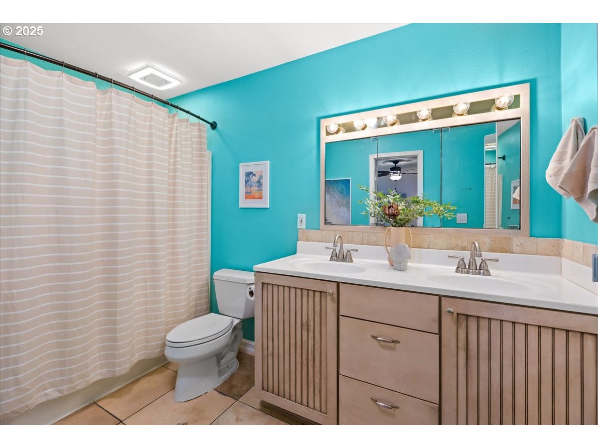 15930 Southwest Colony Place Portland, OR 97224 - Photo 22 of 47 Primary Bedroom