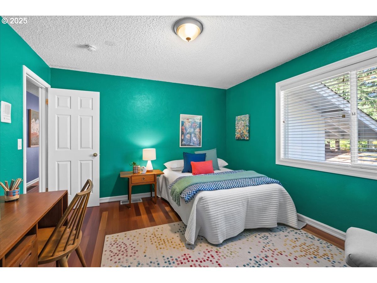 15930 Southwest Colony Place Portland, OR 97224 - Photo 25 of 47 Bathroom, Attached