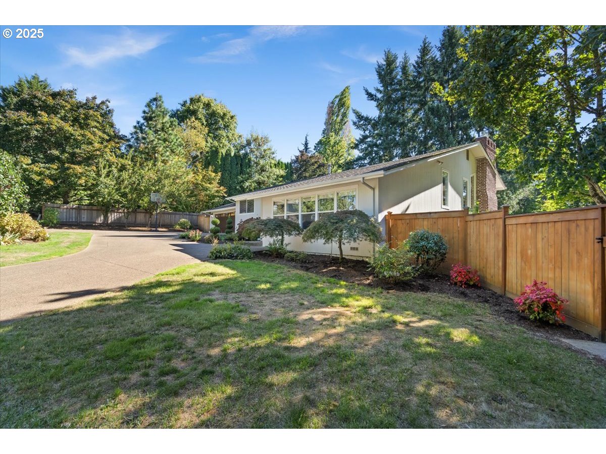 15930 Southwest Colony Place Portland, OR 97224 - Photo 36 of 47 Bathroom