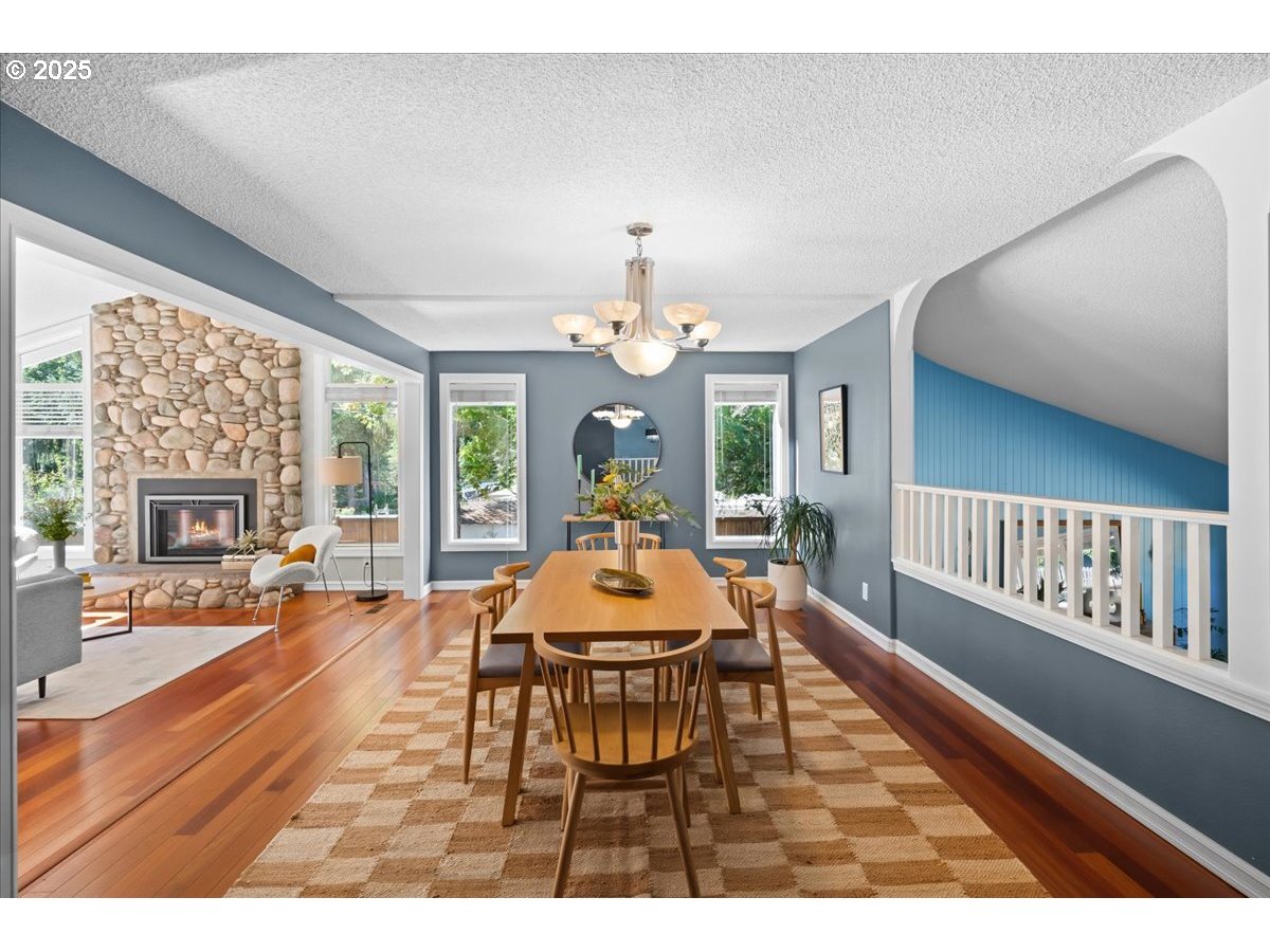 15930 Southwest Colony Place Portland, OR 97224 - Photo 8 of 47 Living Room