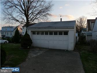 333 Rutledge Avenue Folsom, PA 19033 - Photo 12 of 12 Garage