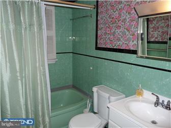 333 Rutledge Avenue Folsom, PA 19033 - Photo 7 of 12 Bathroom