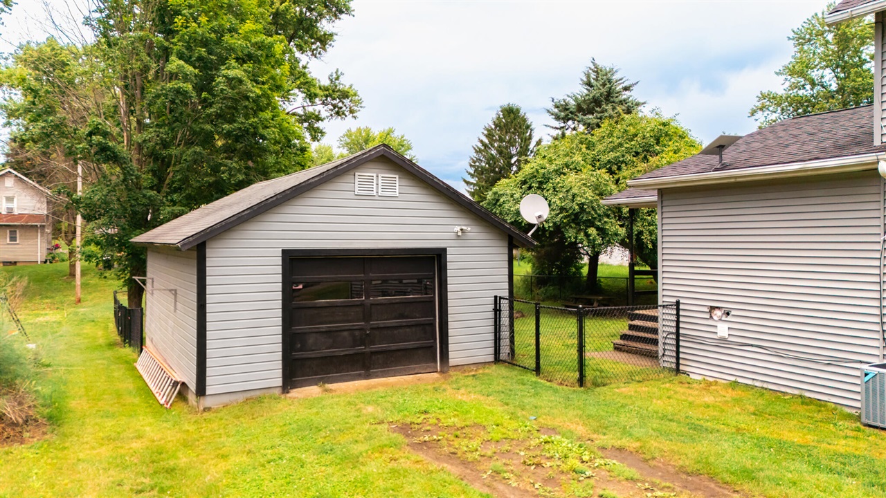 325 Grand Street Springport, MI 49284 - Photo 23 of 32