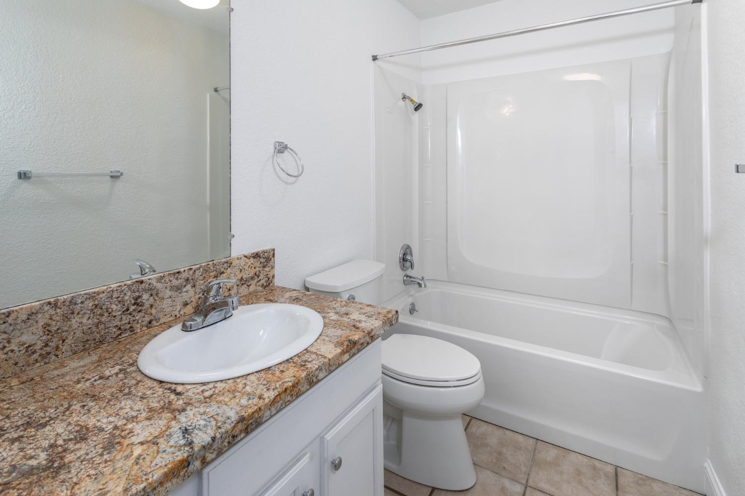 2881 Huntington Boulevard, Unit 121 Fresno, CA 93721 - Photo 17 of 26