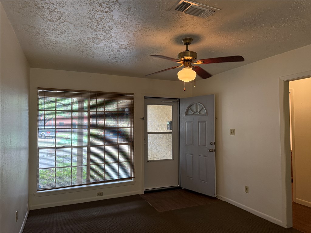 514 East 30th Street, Unit B1 Bryan, TX 77803 - Photo 2 of 17 Living Area