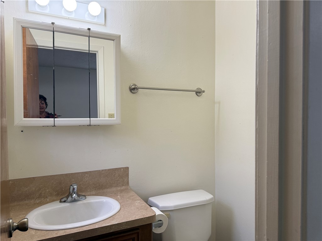 514 East 30th Street, Unit B1 Bryan, TX 77803 - Photo 9 of 17 Half bath bedroom 1