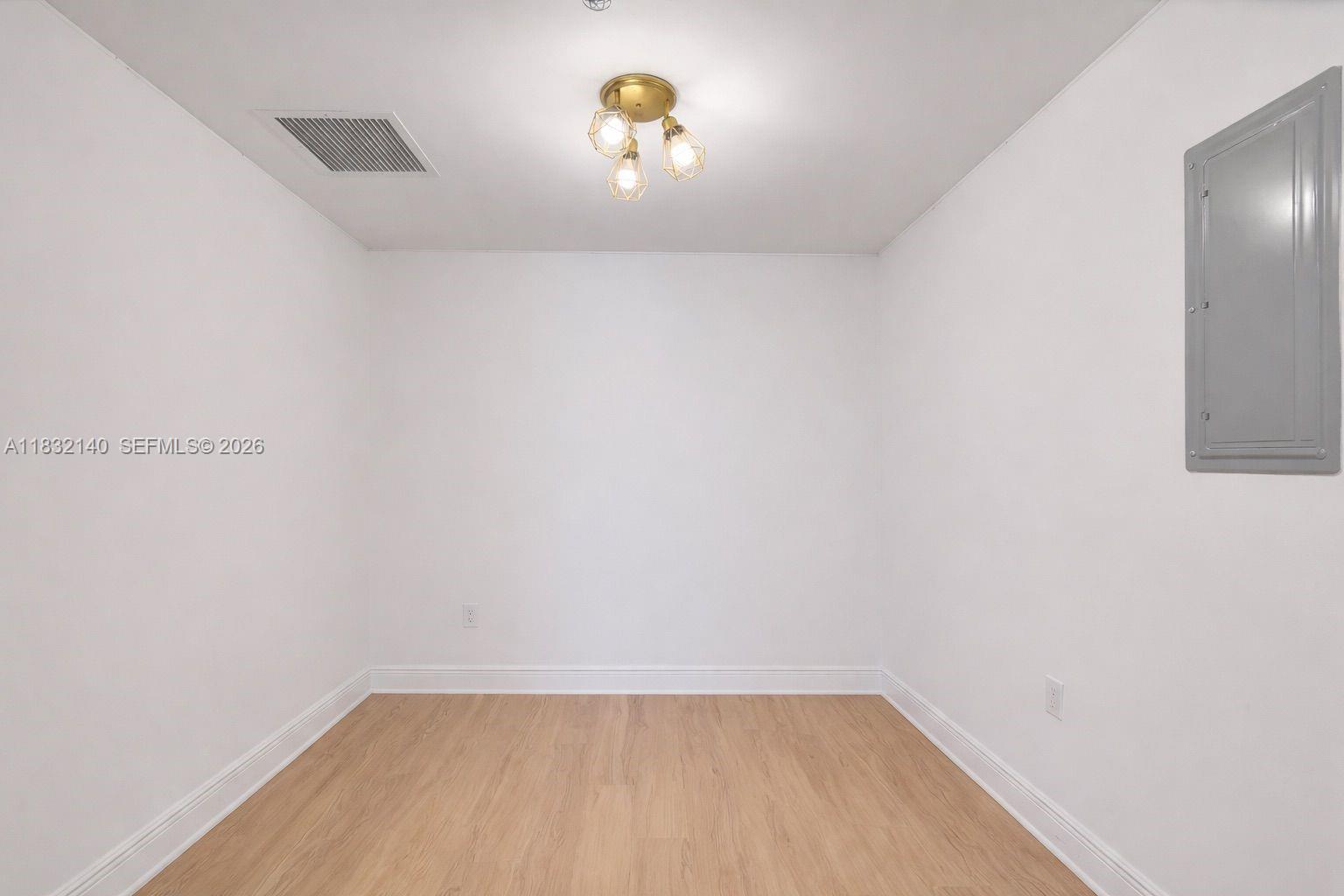 185 Southwest 7th Street, Unit 2204 Miami, FL 33130 - Photo 11 of 24 Office/den