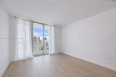 $420,000 | 185 Southwest 7th Street, Unit 2204, Miami, FL 33130