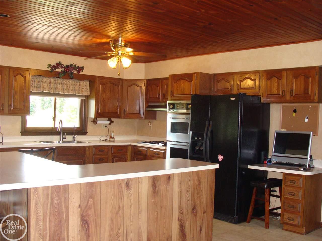 5084 Wixson Road Avoca, MI 48006 - Photo 18 of 51 31303761-17.JPG